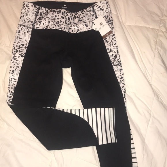 Apana Pants - Apana Road runner print  lux leggings